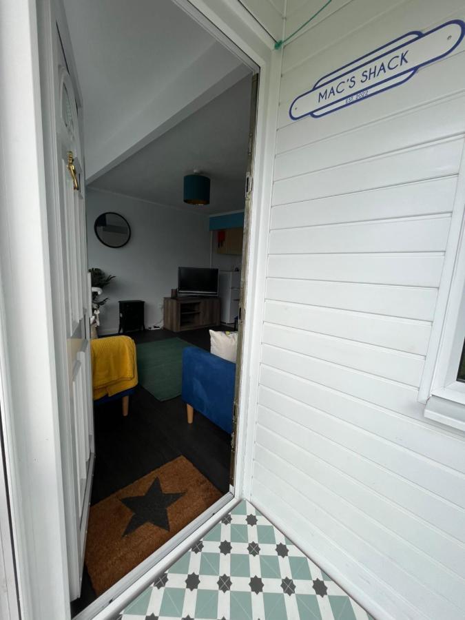 Macs Shack: Beachside Pet-Friendly Chalet with Entertainment Great Yarmouth Exterior photo